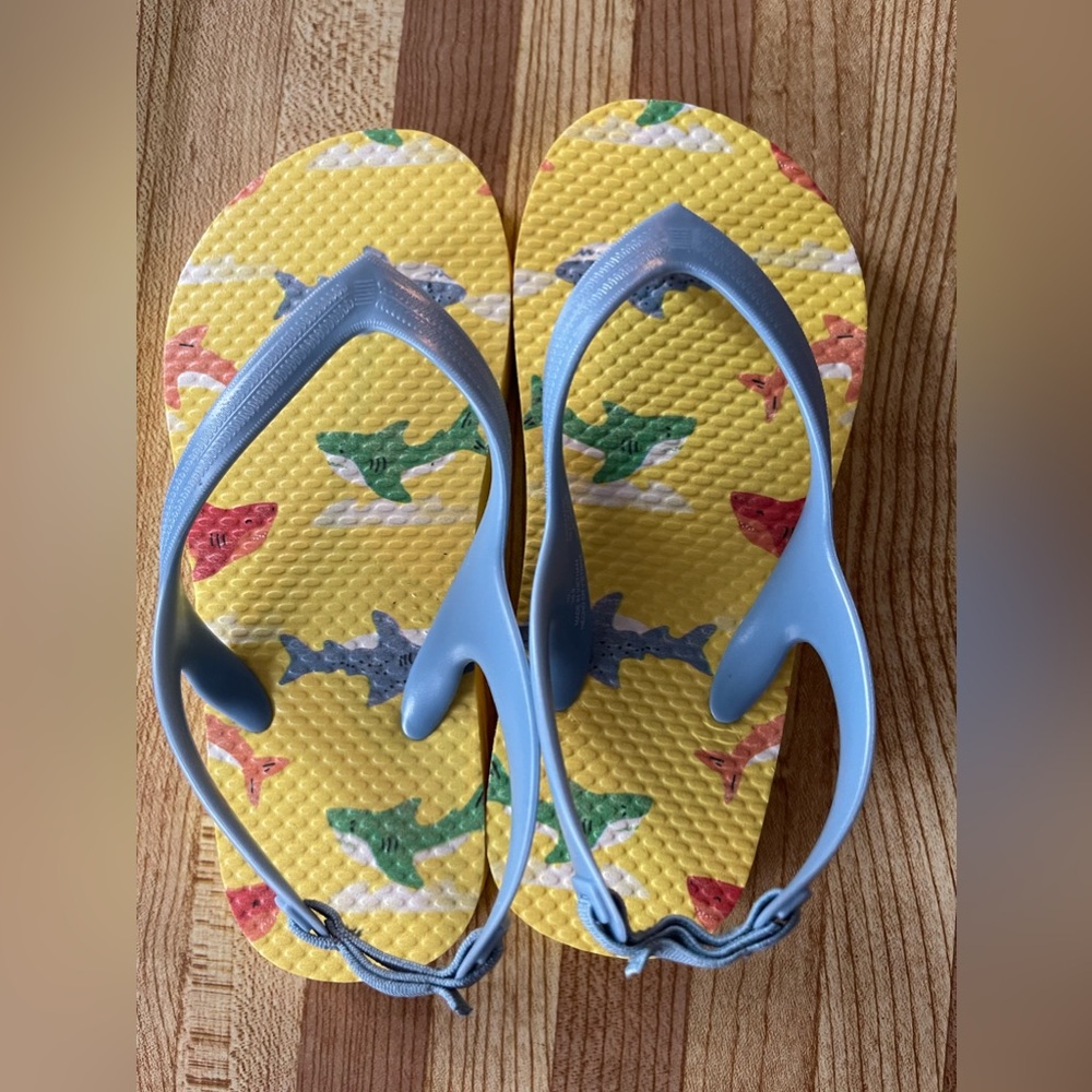 2/10$ NWOT Old navy toddler sandals (size 10) - Picture 2 of 4